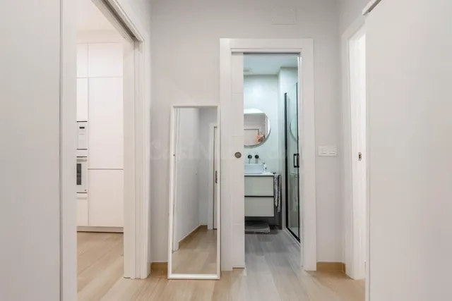VENTA DE CÉNTRICO PISO CON LICENCIA TURÍSTICA - GRANADA — 2