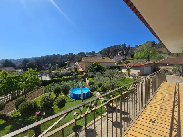 Distinción, privacidad y estilo en el corazón de Canyelles – Una finca excepcional — 23