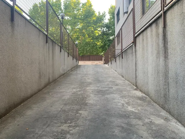 AMPLIA PLAZA DE GARAJE EN HUERTA ROSALES - foto 4