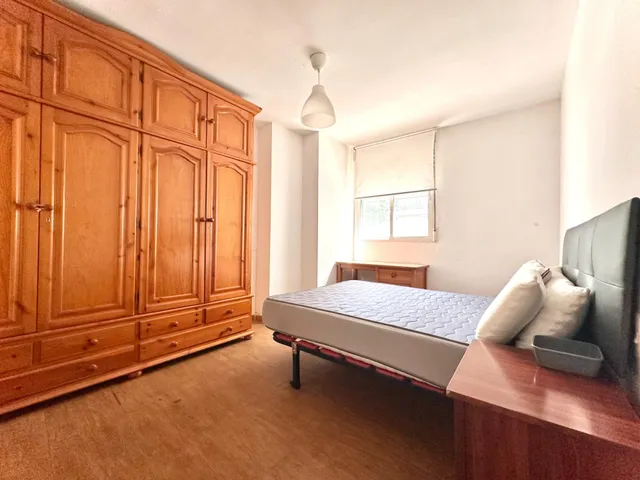 Piso en venta en Avenida Dilar — 31