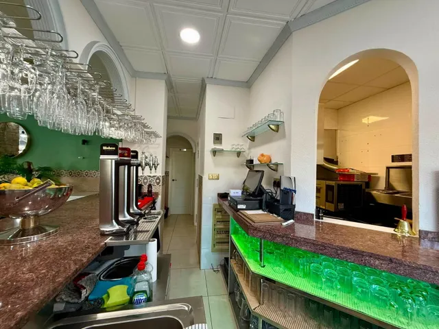 Local comercial 101m² en venta - Los secanos — 39