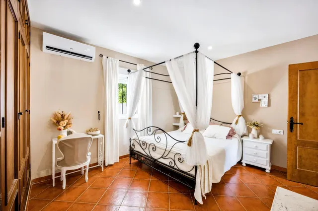 Chalet ideal para vivir todo el año, en la entrada de Chiclana. — 34