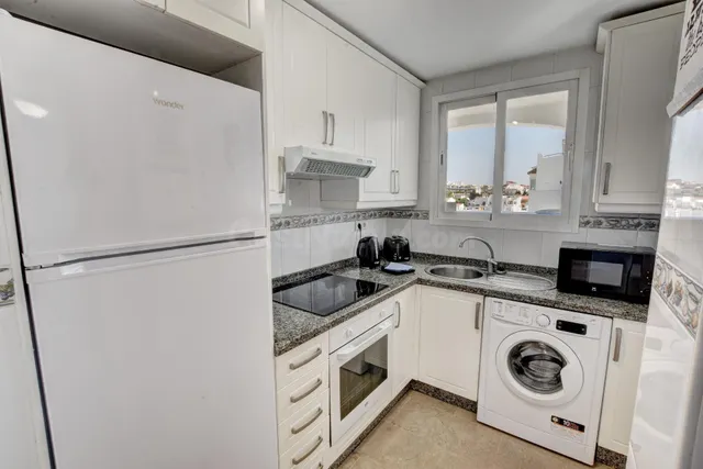 Espacioso Apartamento cerca de la Playa y Puertomarina — 15