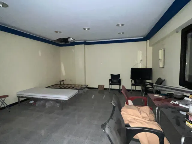Excelente Oportunidad de Inversión en Fuengirola: Local Comercial en Segunda Línea de Playa — 8