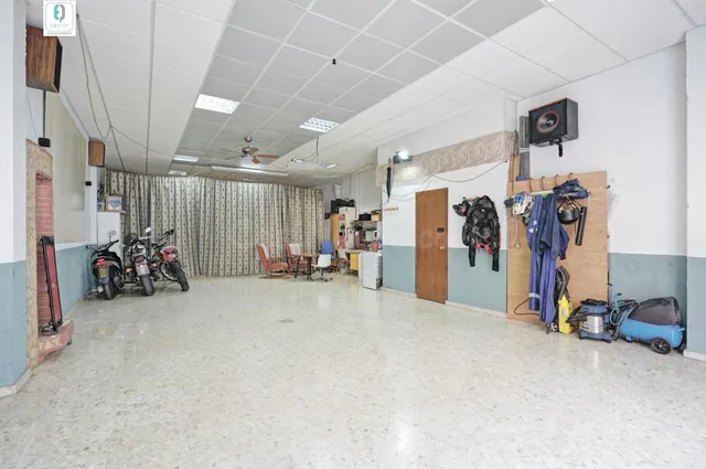 LOCAL COMERCIAL EN EL CENTRO DE ARMILLA — 2