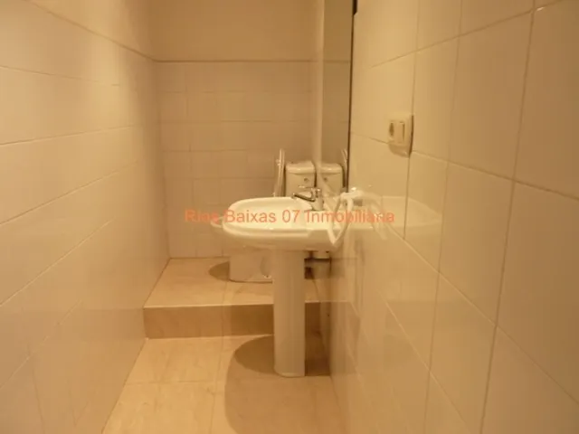 REF 4258 LOCAL 950m2 ESQUINA DOS CALLES CON PARKING 9 VEHICULOS ,OFICINAS,BAÑOS Y VESTUARIOS VIGO — 8