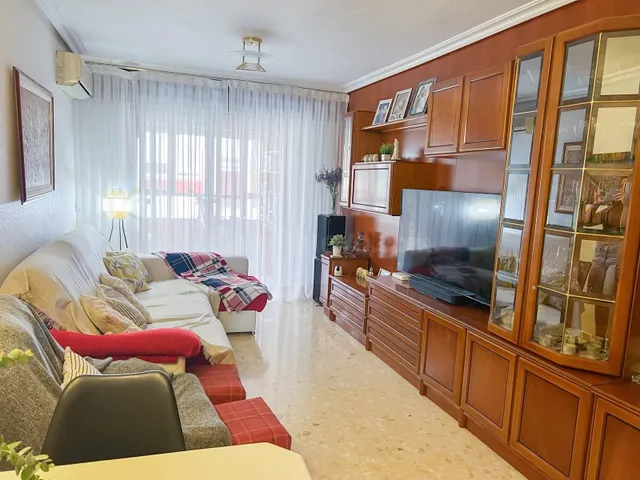 PISO DE CUATRO habitaciones EN EL CARMEN - foto 3