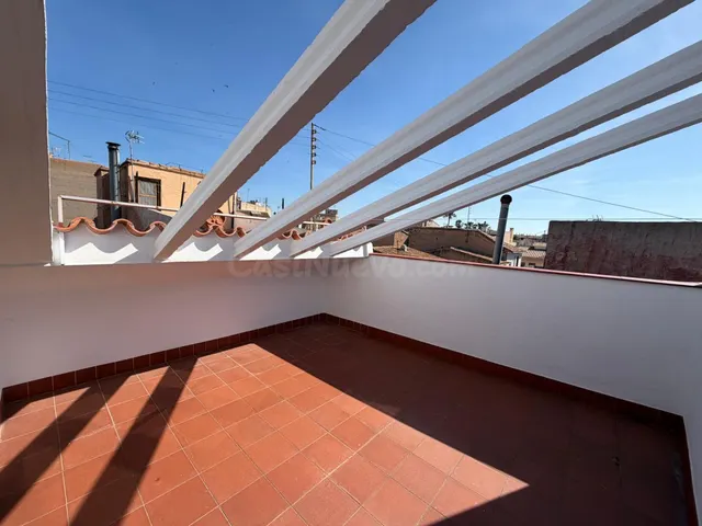 Casa en Almassora con cinco dormitorios y garaje - foto 5