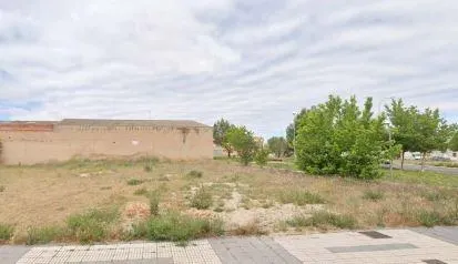 Urbis te ofrece una parcela en venta en zona Puente Ladrillo-Toreses, Salamanca.