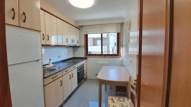 SE ALQUILA APARTAMENTO EN ZONA UNIVERSIDAD - foto 2