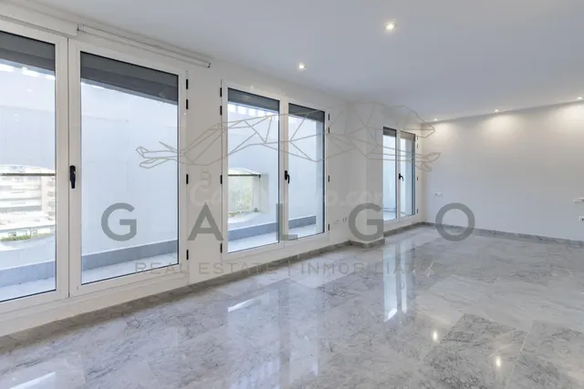 Duplex muy luminoso y listo para entrar a vivir en calle Xat - foto 2