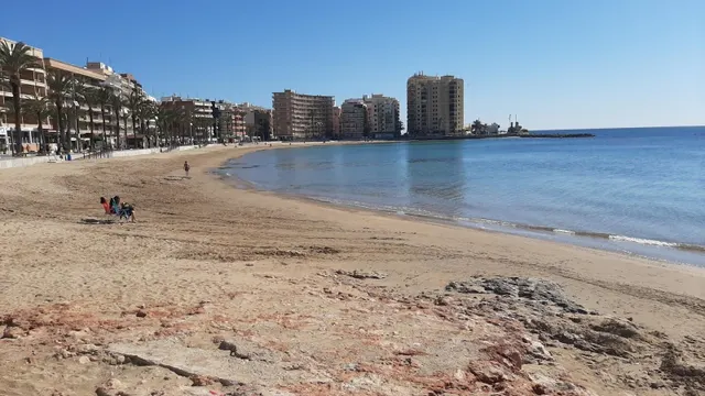 FANTASTICO APARTAMENTO EN EL CENTRO DE TORREVIEJA, IDEAL PARA PAREJAS O PERSONAS SOLTERAS — 18