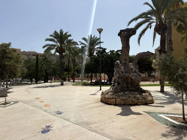 Apartamento céntrico, luminoso, y elegantemente reformado (1.ª planta). Balcón con orientación este, piscina comunitaria y a solo 800 m de Playa del Cura. — 38