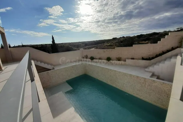 Casa pareada de grandes espacios y calidad — 8