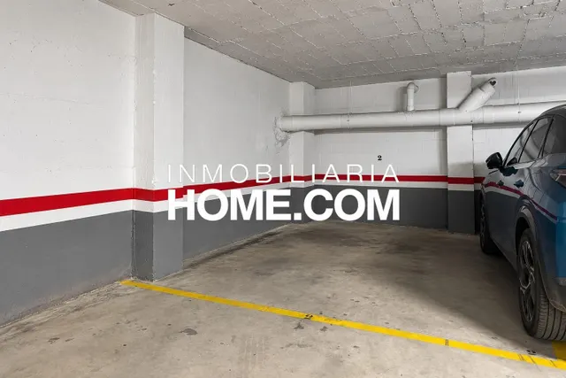 Espectacular apartamento con terraza, piscina y licencia turística en segunda línea de playa en La Carihuela, Torremolinos — 21
