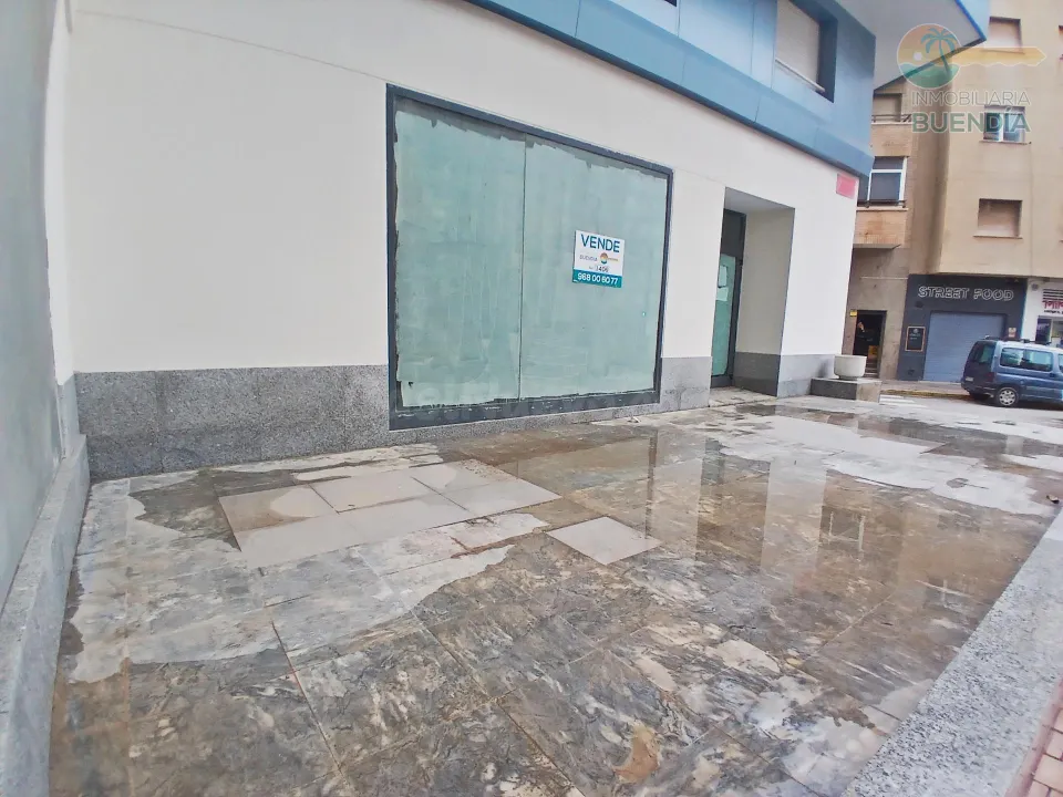 ¡Oportunidad Única! Local Comercial en Puerto de Mazarrón