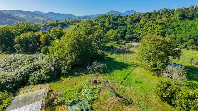 Caserío adosado con 16.277 m2 de terreno a un paso de Donostia — 29
