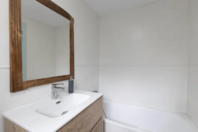 Casa independiente con piscina en La Zubia. — 23