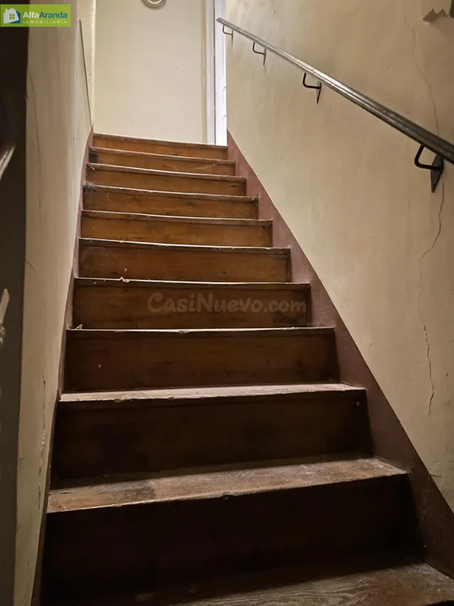 VIVIENDA DE TRES PLANTAS CON BODEGA EN ROA - foto 5
