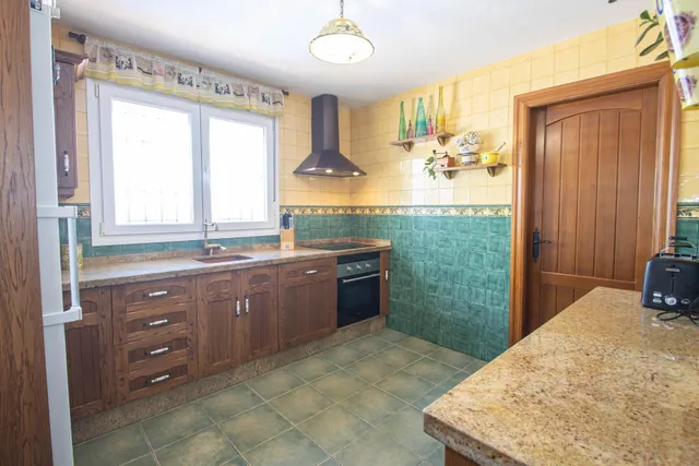 CHALET INDEPENDIENTE CON PISCINA — 35
