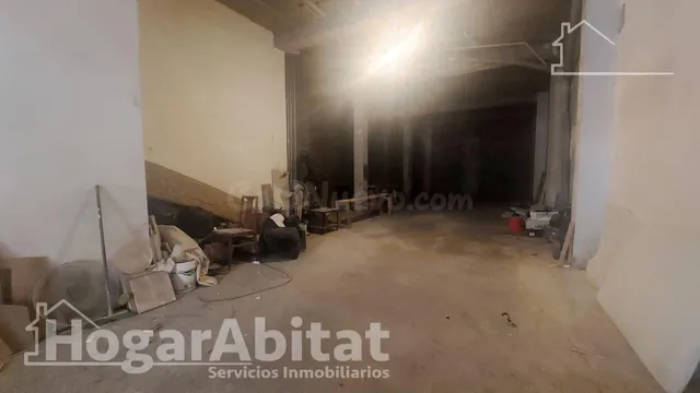 AMPLIO LOCAL COMERCIAL JUNTO A LA AV. DE VALENCIA - foto 4