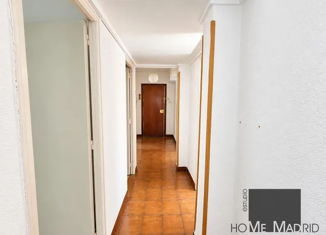 ESTUDIO HOME MADRID OFRECE piso de 109 m2, situado en tercera planta exterior, en el barrio de Peñagrande. — 18