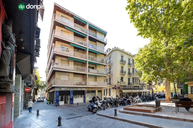 ✨ EXCLUSIVA VIVIENDA REFORMADA EN PLAZA MARIANA PINEDA — 27