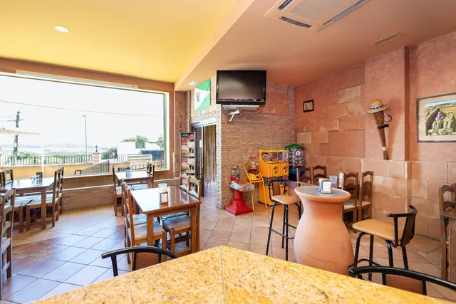 EN VENTA BAR RESTAURANTE EN ESCUZAR GRANADA POLIGONO INDUSTR - foto 4