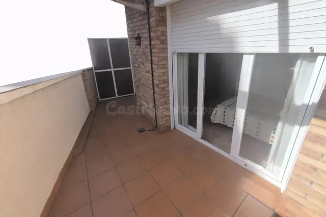 CASA ADOSADA EN VENTA CON GARAJE PARA 2 COCHES, TERRAZA Y PA