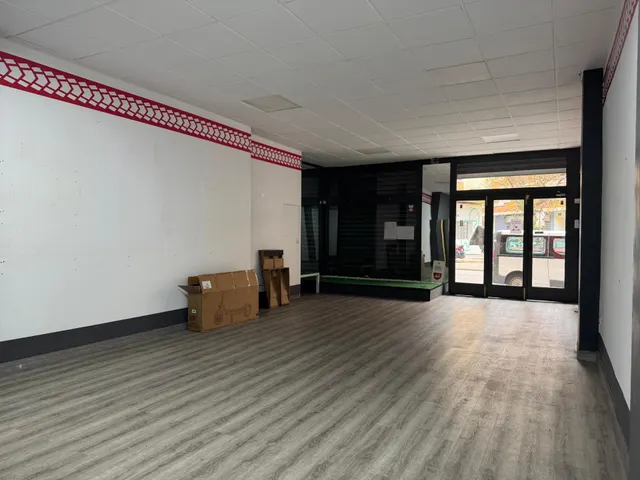 Gran local comercial con doble acceso en Gandia – 260 m2 en calle Benissuai — 5