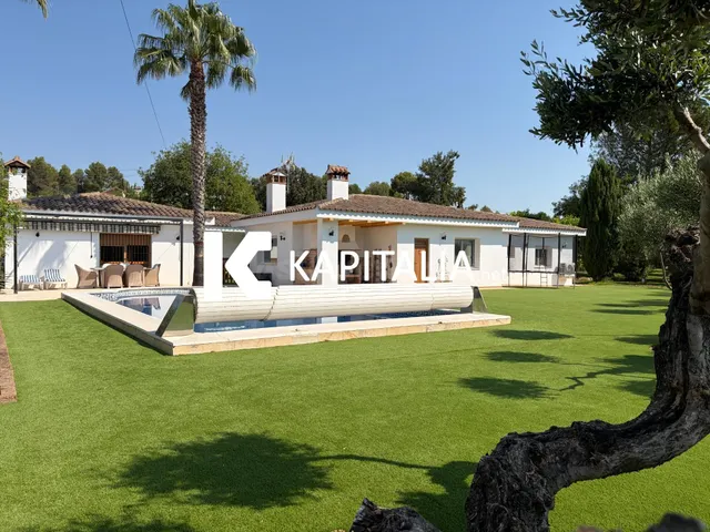 Exclusivo chalet de diseño en venta en Ontinyent, a un paso  - foto 2