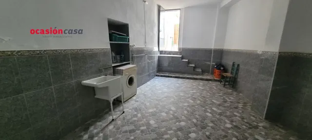 CASA EN VENTA CON TEJADO NUEVO — 25