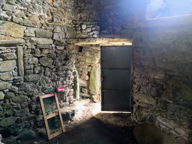 Conjunto de viviendas semirestauradas en Baio — 19