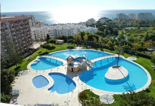 Estudio reformado con licencia turistica en Gamonal, Benalmadena — 30