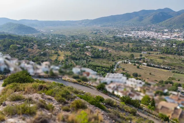 Terreno edificable en Jalón con vistas al valle y servicios cercanos — 3