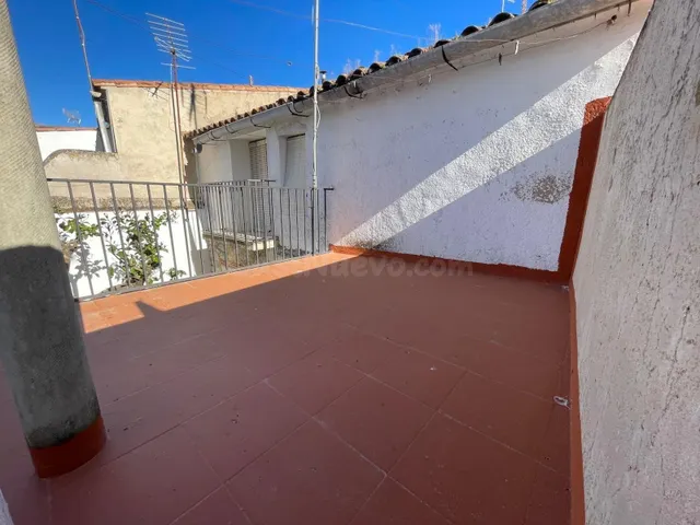 CASA CON ACCESO A DOS CALLES EN MALPARTIDA DE CÁCERES - foto 5