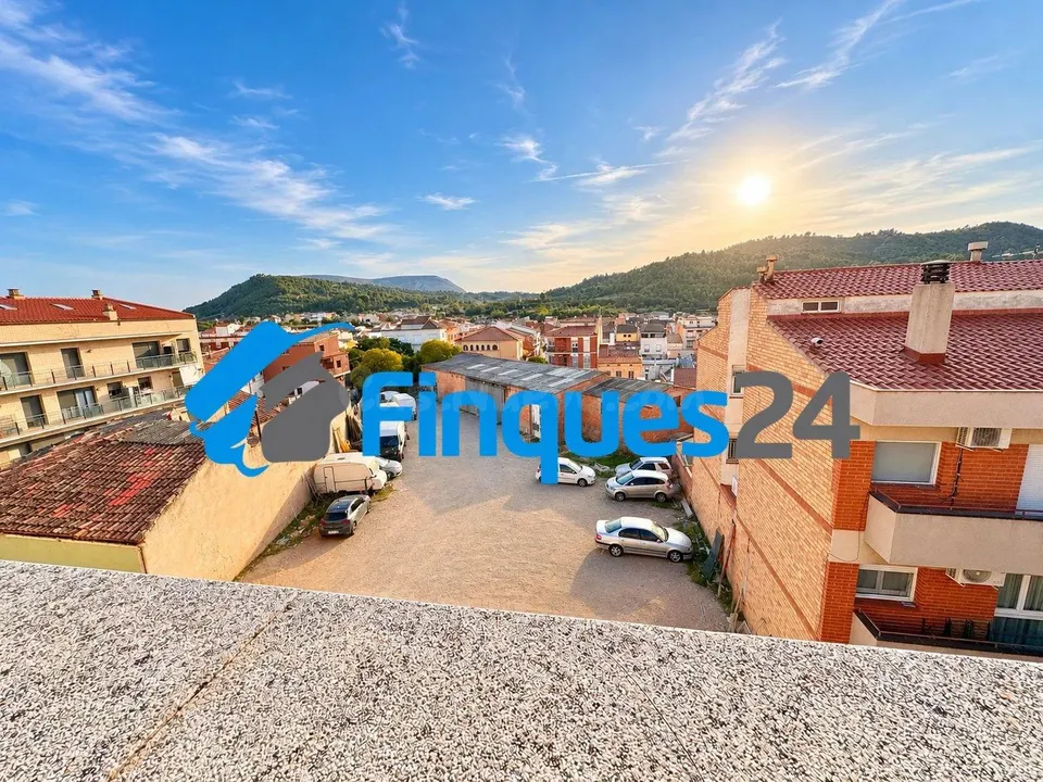 CHALET PAREADO EN VENTA EN SALLENT | 329.000 €