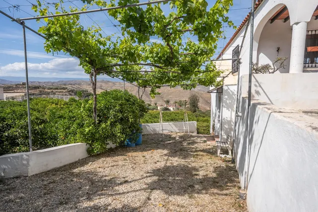 Casa con parcela en perfecto estado — 11
