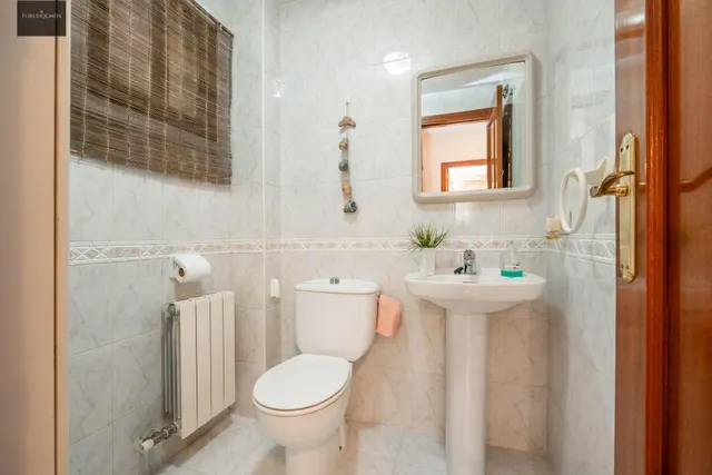 EXCLUSIVA VIVIENDA CON PISCINA PRIVADA EN URBANIZACIÓN "EL TORREÓN" EN ALBOLOTE. — 12