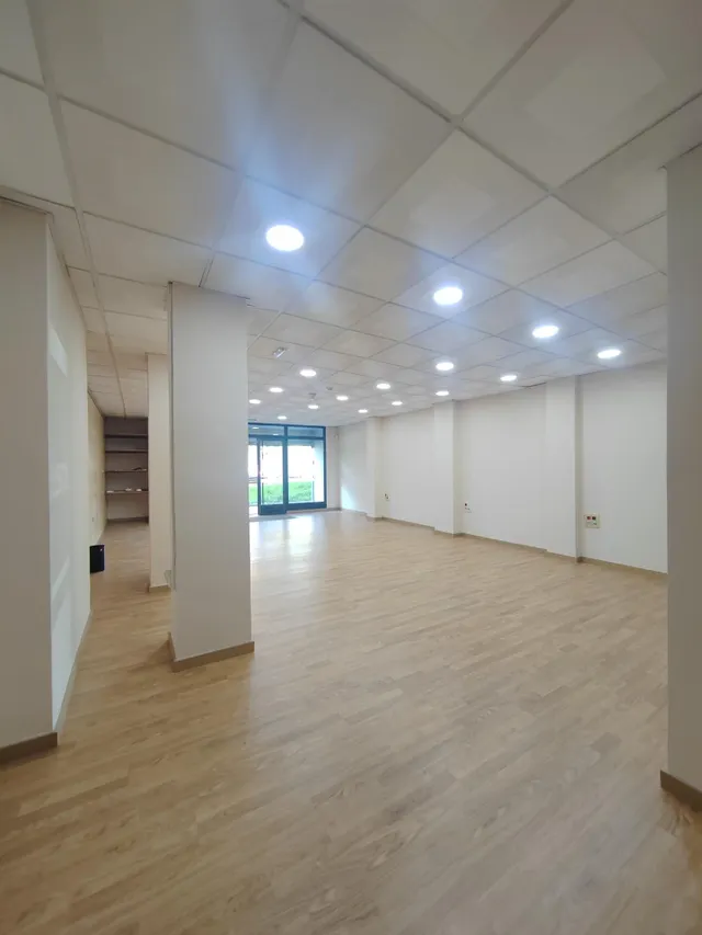 Amplio Local Comercial Reformado en Gran Eje de Jaén - Ideal para Tu Negocio — 25
