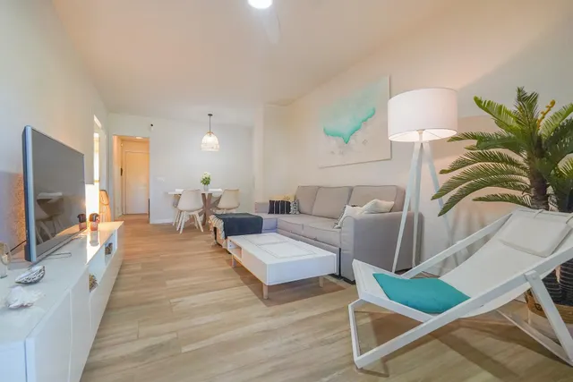 Piso reformado en Cambrils con piscina y parking incluido — 6