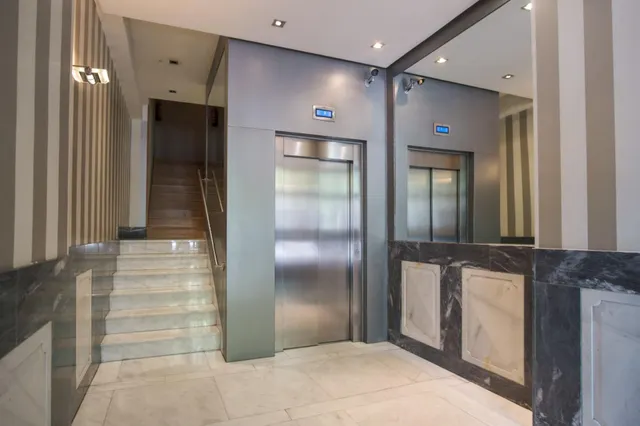 Piso luminoso en Calle Princesa 73, tres dormitorios,  Madrid. — 14