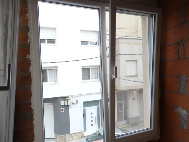 Piso para reformar a tu gusto - 3 dormitorios - 3 calles - Ventanas nuevas — 20