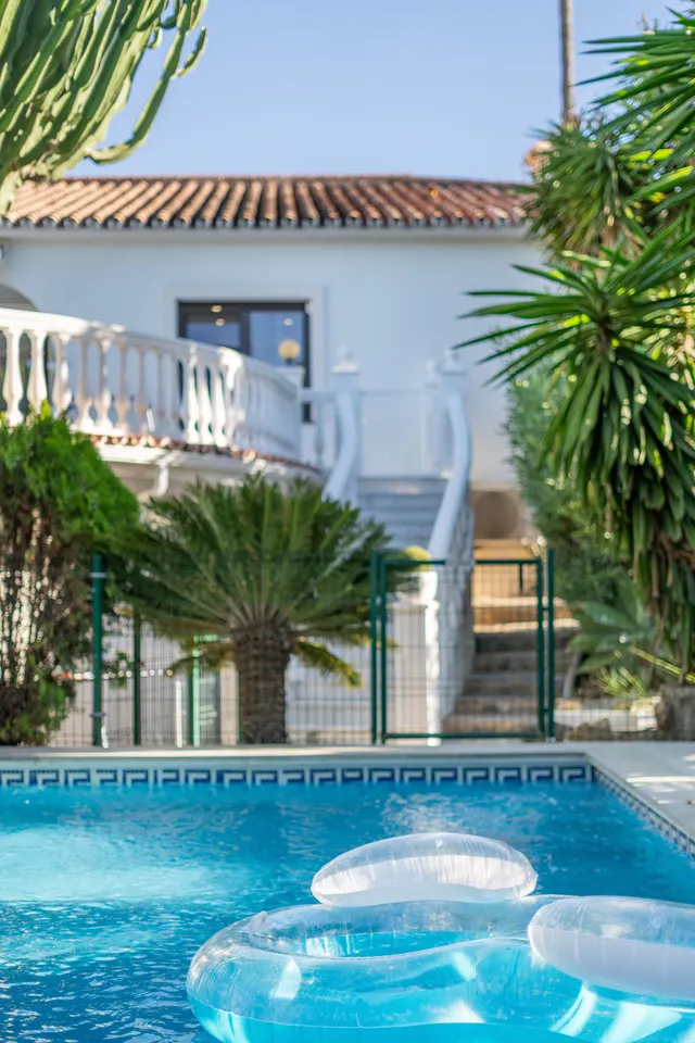 Chalet 7 habitaciones 420m² en venta - Altos de Estepona — 28