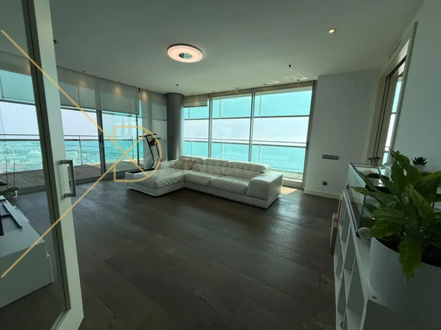 Skyline Residences: El Ático de Lujo con Vistas Incomparable - foto 4
