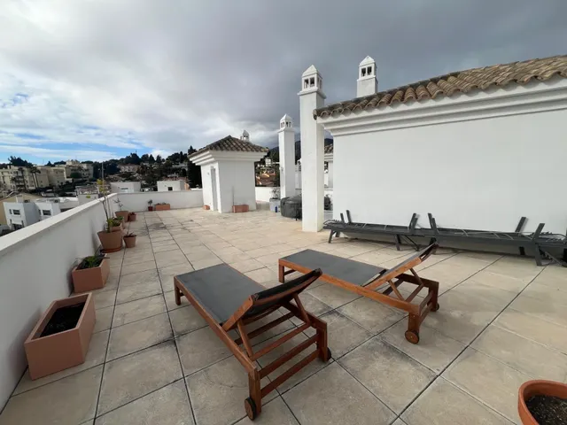 ESPECTACULAR ATICO DE 4 DORMITORIOS EN LA COLINA, TORREMOLIN - foto 4