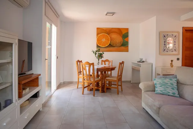 Encantadora vivienda unifamiliar con patio privado, piscina y vistas al mar en Cala Millor. — 10