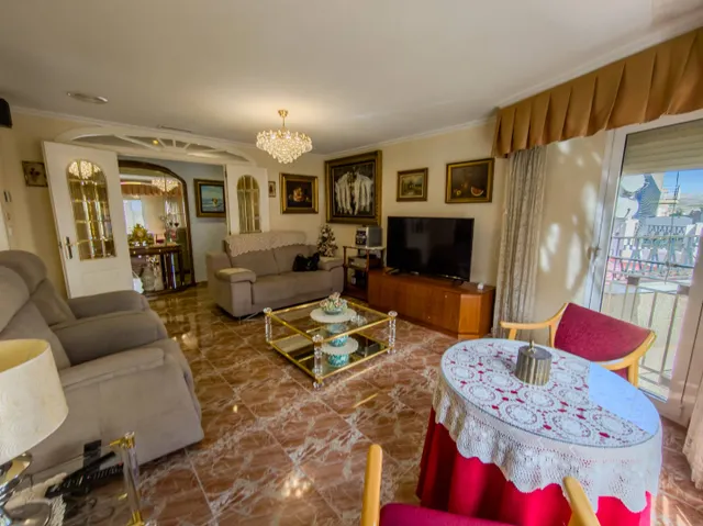 ¿Y si tu próxima casa estuviera en el corazón de Elche… y pudieras adaptarla a tu manera? ✨ — 8