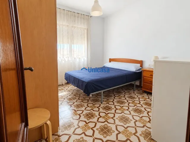 CHALET INDEPENDIENTE · 2 VIVIENDAS · PARCELA DE 422 M2 — 33