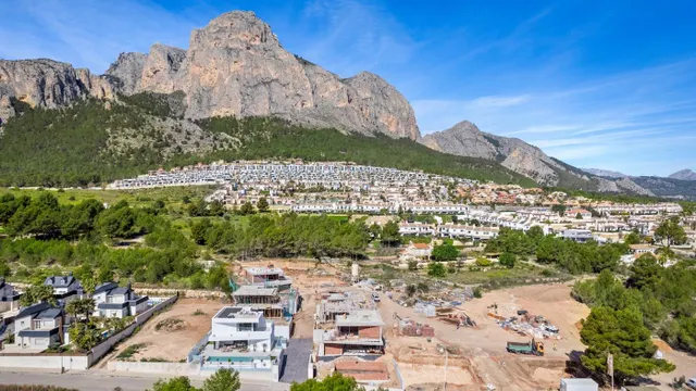 VILLAS DE OBRA NUEVA EN POLOP — 7